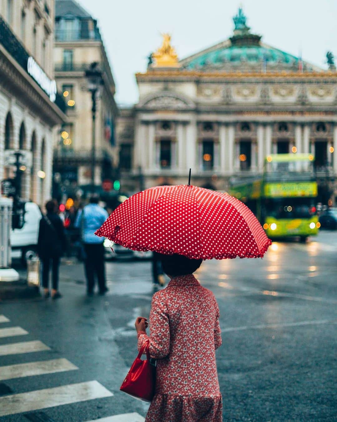 VuTheara Khamのインスタグラム：「Parisian Mood . A serie of pictures taken around the Avenue of Opera, Paris.」
