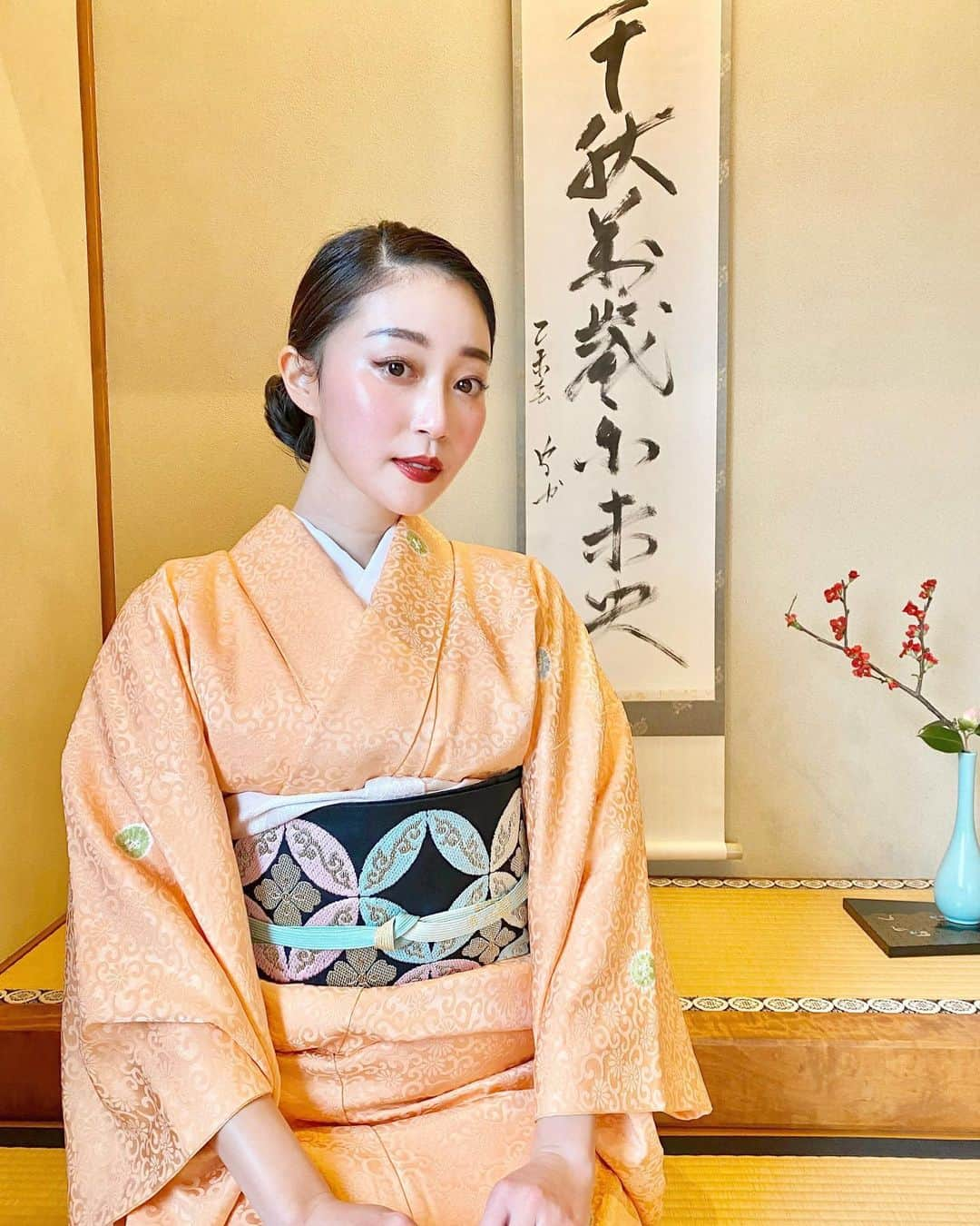 梅谷安里さんのインスタグラム写真 - (梅谷安里Instagram)「一日中☔️の本日は お茶のお稽古でした。 やっぱりお着物すき👘 まだまだ学ぶ事がたくさん 今年も頑張ろう！！！ ・ ・ #🍵#👘#茶道 #teaceremony  #着物#初釜 #着物フォトコン」1月24日 17時46分 - anriworld