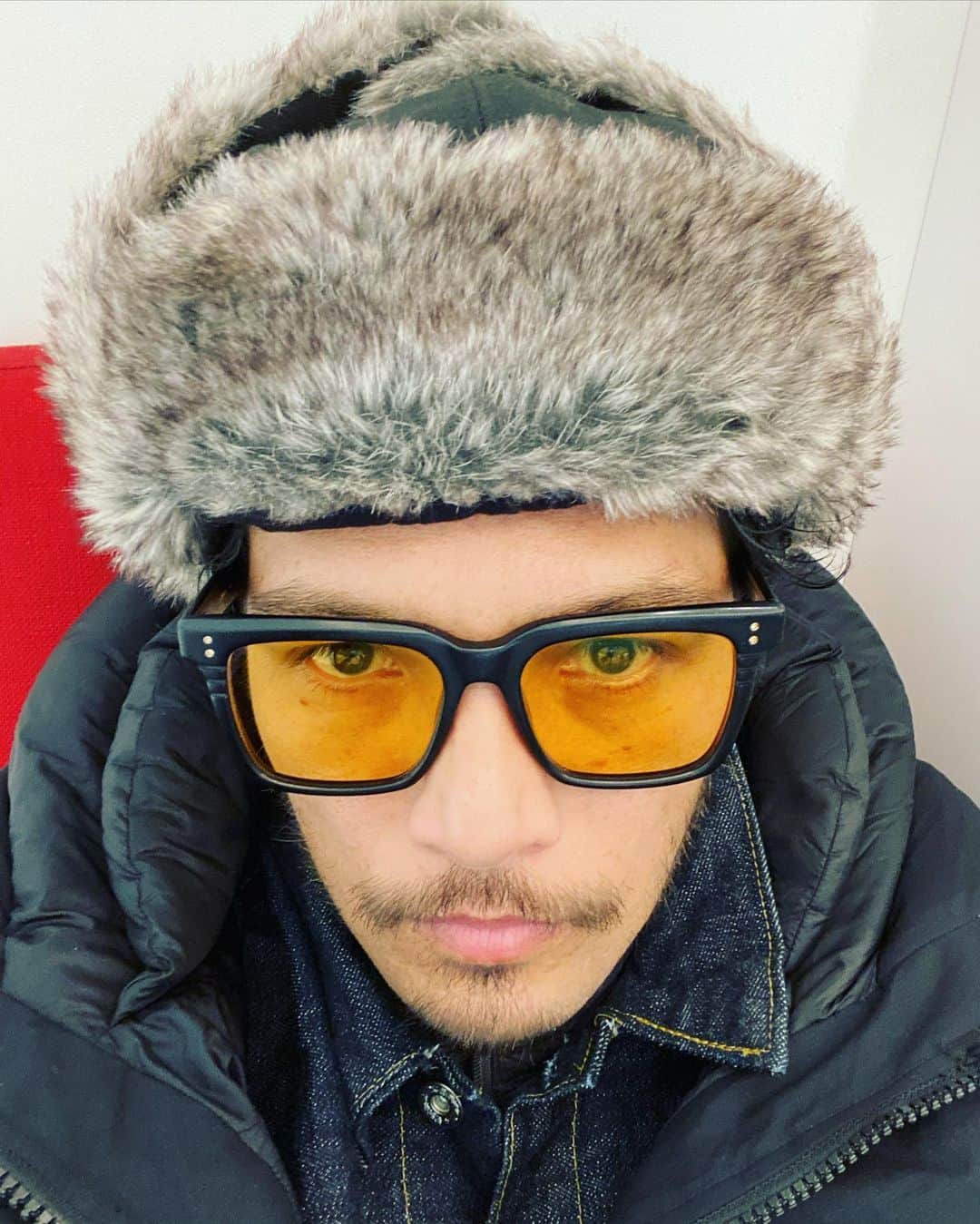ZOEのインスタグラム：「いつも掛けてるサングラスのレンズを色付きに交換しました✨(PC用)  イメチェンイメチェン👓」