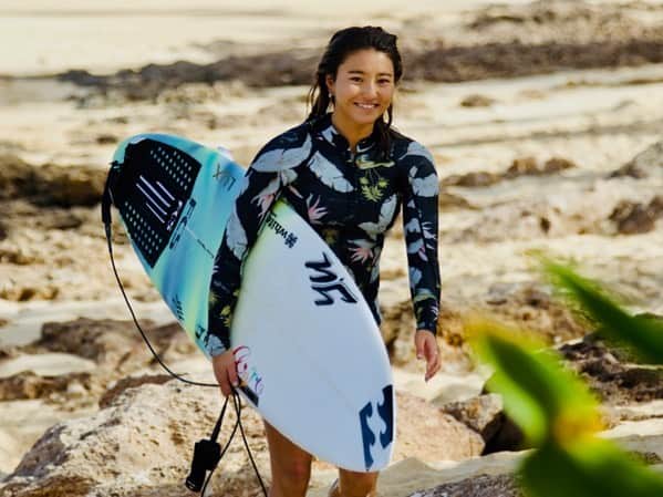 松田詩野さんのインスタグラム写真 - (松田詩野Instagram)「𝒇𝒖𝒏🤍⚡️  photo by @naoyakimoto   @billabongwomensjp @fcs_japan @hlna.jp @lux_jp_official @whitebuffalo_official  #yusurfboards #aerotech  #surf #waves #surfergirl #northshore」1月24日 16時20分 - shinomatsuda