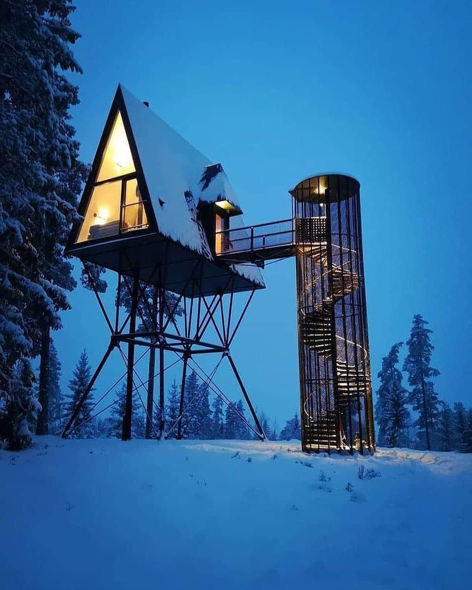 Padgramさんのインスタグラム写真 - (PadgramInstagram)「Who’d you bring for a weekend at this place? 💙   Finnskogen, Norway. Photo by @marenhhansen Architect: @espen.surnevik 👣👣 #pgdaily #pgstar #pgcounty #norway🇳🇴 #planetgo #planet #planetearth #amazing #awesome #weekend #finnskogen」1月24日 16時26分 - planet.go