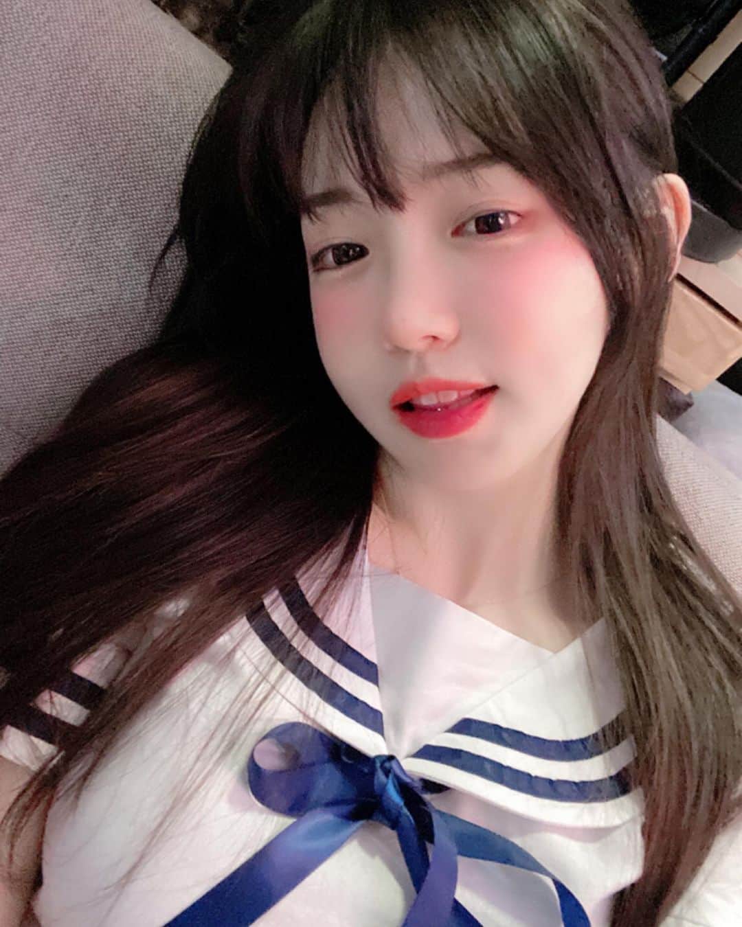 ウンソルのインスタグラム：「술취해서 눈 다 풀려가꼬 찌거놨넹..🤪」