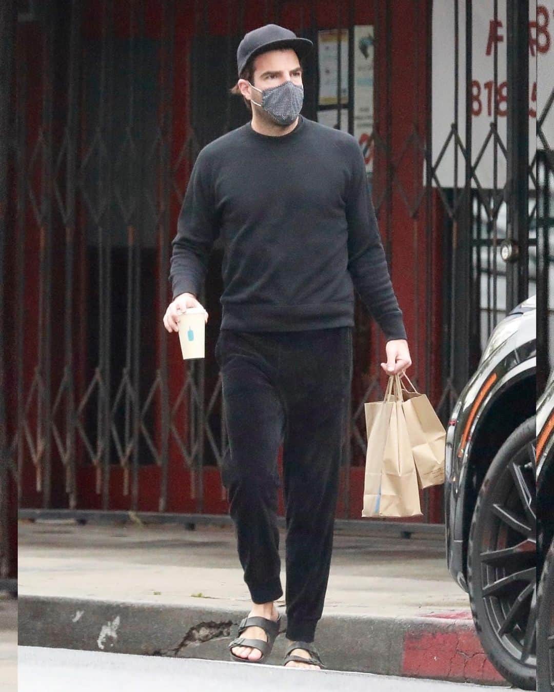 Just Jaredさんのインスタグラム写真 - (Just JaredInstagram)「@zacharyquinto masks up while picking up lunch to go from a local restaurant.  #ZacharyQuinto Photos: Backgrid」1月24日 16時45分 - justjared