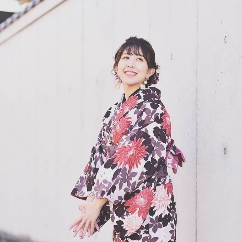 井上麗夢のインスタグラム：「怒涛の一日﻿ ﻿ ﻿ 昨日は午前中から劇団の会議して﻿ 午後は4月に延期になった舞台﻿ ODENの、配信時用の動画撮影を﻿ お手伝いしてきたんだけど、、﻿ ﻿ いやーめちゃくちゃに面白かった！！﻿ ﻿ 4月はできますように。﻿ ﻿ えー何やろうかなぁ。笑﻿ ﻿ ﻿ ﻿ そしてその後にある打ち合わせ。﻿ すごくすごくすごく﻿ 夢もの語りを語ってきたけど﻿ ﻿ 今年はアウトプットしてく！﻿ って決めたからなのか﻿ 今までは思ってても口にしてこなかったのに﻿ 言葉に出せば出すほど面白くなってきて﻿ すごい勢いでそれが実現へ近づく🥰﻿ ﻿ ﻿ ﻿ 言霊は大事だよって﻿ 散々言われてきたけど。﻿ ﻿ それを人に伝えていくって﻿ こんなにもみんなが支えてくれるんだなぁって﻿ みんなもやる気になってくれて﻿ 本当に楽しい🔥🔥﻿ ﻿ ﻿ ﻿ ﻿ Twitter:@Remu_19﻿ ﻿ ﻿ ﻿ #カメラ女子 #カメラ女子部 #ipone #東京写真部 #写真部 #instagood  #olympuspen #写真好きな人と繋がりたい  #写真を撮るのが好きな人と繋がりたい  #カメラ好きな人と繋がりたい #カメラマン募集 #ファインダー越しの私の世界  #フィルター越しの私の世界 #ポートレート #ポートレートモデル #女優 #井上麗夢　#YouTube #ダイエット #写真集　#言霊 #被写体モデル　#撮影会」