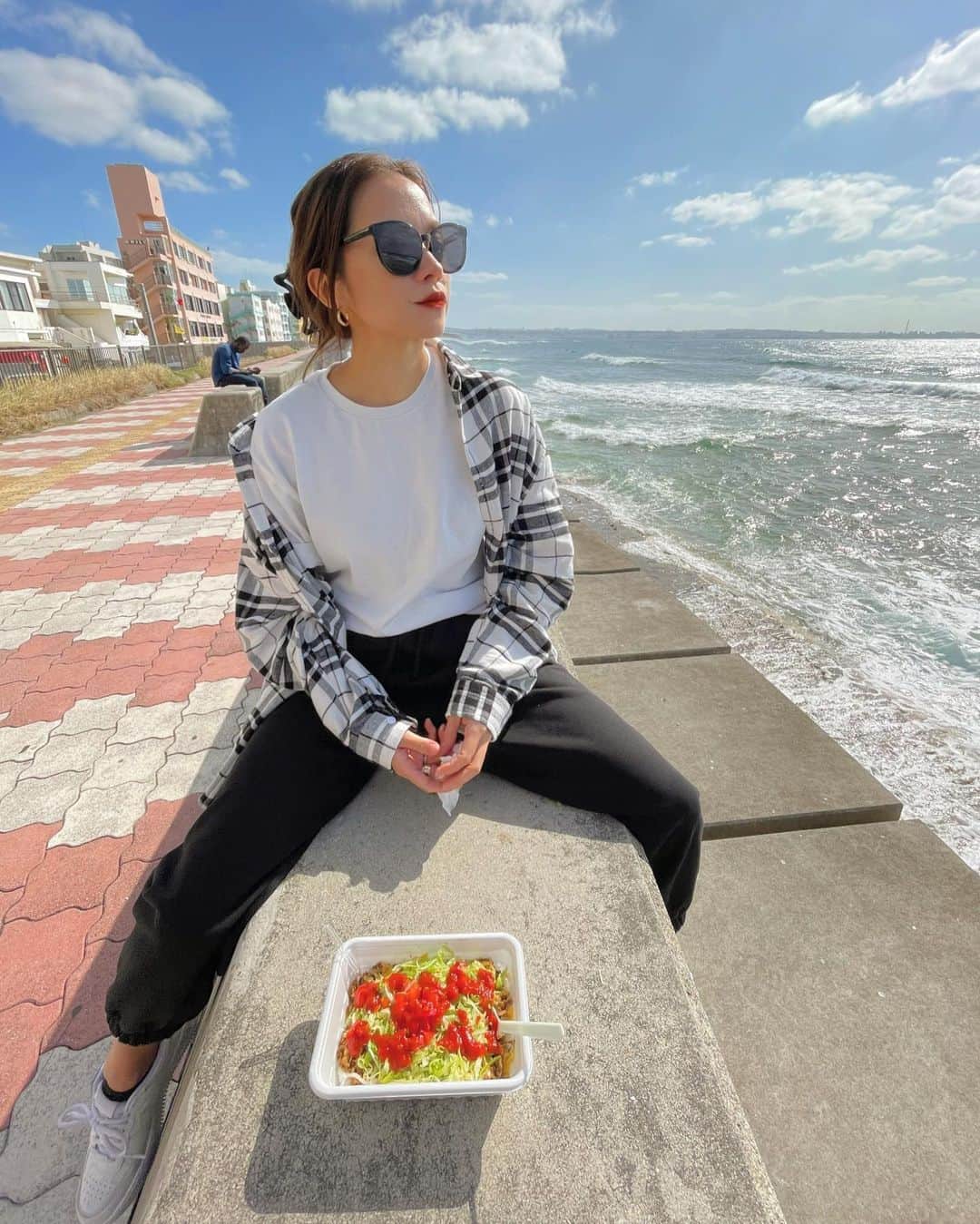 大森美知さんのインスタグラム写真 - (大森美知Instagram)「tasty🥄 Lunch outside is exceptional😋✌🏻 マスクしないで清々しく ランチ出来る幸せ‼︎格別♥️  #tasty #タコライス #lunch」1月24日 16時53分 - michi_oomori_official