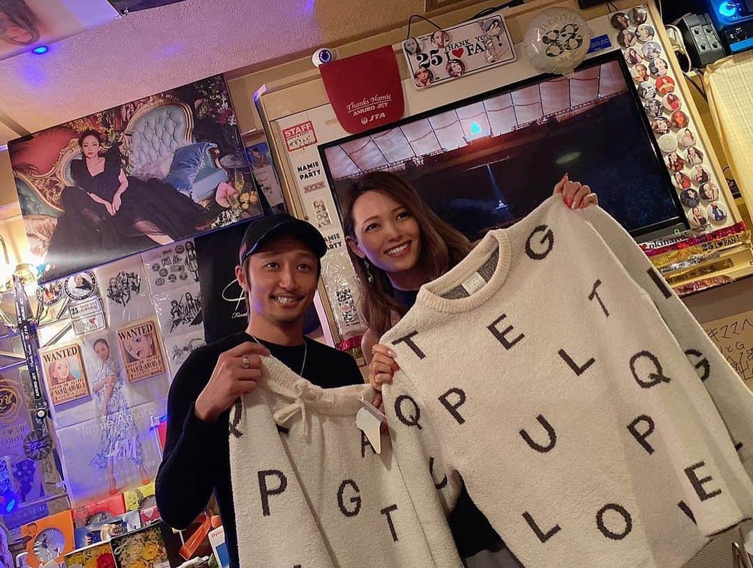 HIROMINさんのインスタグラム写真 - (HIROMINInstagram)「. . ┈┈┈┈┈┈┈┈┈┈┈┈┈┈♡ . 急に始まったバチェラー風 最後何してんだろ？って 笑っちゃったよね(笑) . プレゼント受け取って 写真撮ってたけど なんか私のオフ会みたいに なっててまた面白かった(笑) . ┈┈┈┈┈┈┈┈┈┈┈┈┈┈♡ . #mybirthday #thankyoufriends」1月24日 17時15分 - hiromin_vvv