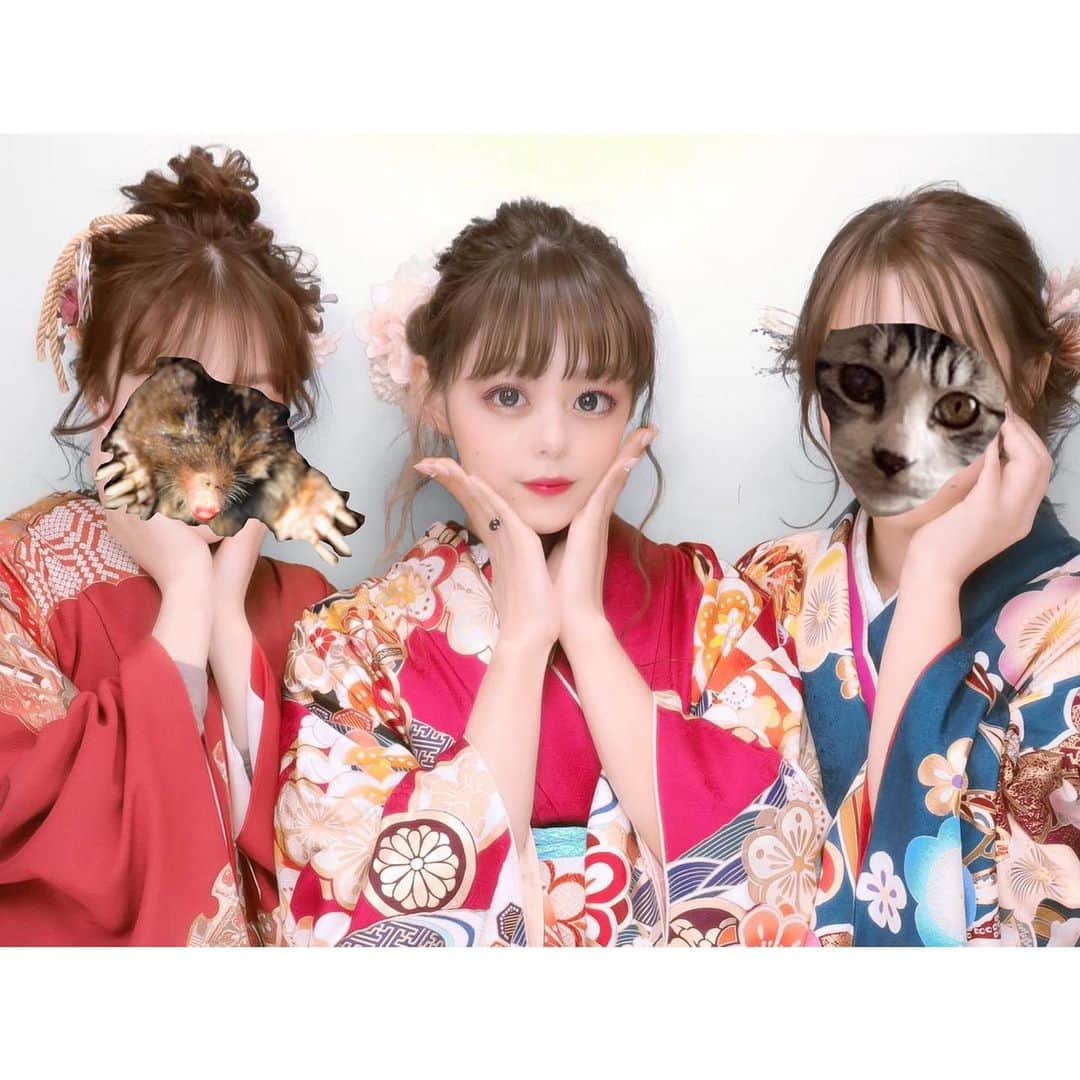川田明日未のインスタグラム：「そいえば！  成人しました✨ まだ誕生日来てないので正式に成人ではないけど！笑 これからも、よろしくお願いいたします⛄️ ２０年も生きてる感じしないですが！ 心はずっと小学生でいたいです。  #振袖  #成人式  #2021  #ヘアアレンジ  #ピンク  #ぷりんと倶楽部  #ぷりんとくらぶ  #プリント倶楽部」