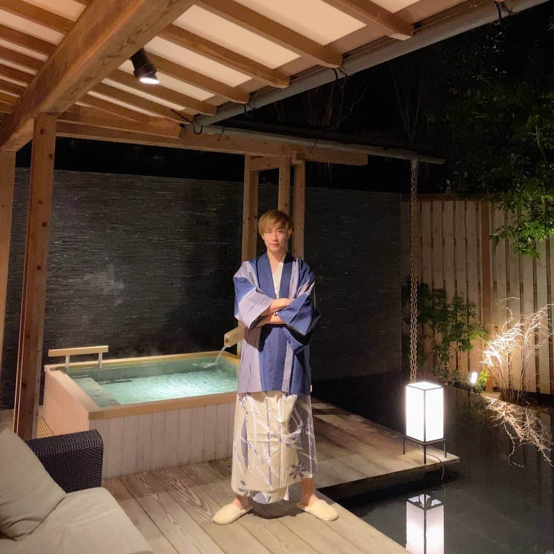 DJ DAIKI（若林大輝）さんのインスタグラム写真 - (DJ DAIKI（若林大輝）Instagram)「【ABBA RESORTS IZU〜坐漁荘】 . 誰とも会わないヴィラのプライベート空間、客室露天風呂、美味しい食事、そしてスタッフのホスピタリティなど全てが素晴らしい旅館でした✨✨✨ . 素敵な旅館で誕生日を過ごさせていただき心から感謝🙏またリピートしたい素晴らしいお宿☺️ . パワーチャージできたのでまた明日から全力でお仕事頑張ろう💪 . #坐漁荘 #ヴィラ #客室露天風呂 #伊豆温泉 #誕生日」1月24日 17時26分 - daiki.wakabayashi