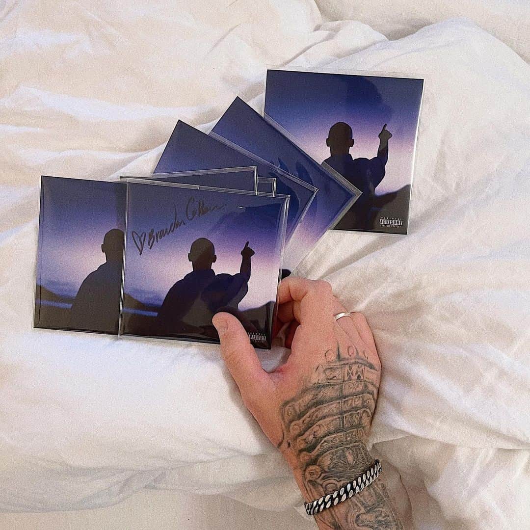 ブランドン・シェイアのインスタグラム：「signed physical CD’s of my EP “Transitions” are available now 😍 swipe up on my story to grab one before they sell out. Only got 100 in stock!  Link: www.brandoncolbein.com/merch」