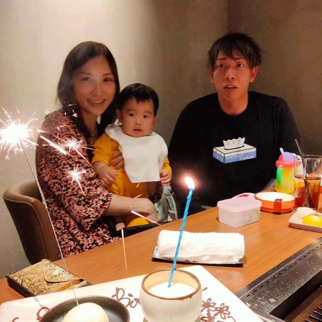 伊藤春香さんのインスタグラム写真 - (伊藤春香Instagram)「誕生日はうしごろへ。 @ushigoro_yakiniku ﻿ ﻿ 家族のお祝いごとは﻿ うしごろを﻿ 予約することが多いです。﻿ ﻿ 表参道店限定の﻿ 牛ヒレ・フォアグラ・﻿ トリュフのロッシーニサンドと﻿ ﻿ 石焼コムタン明太子うどん、﻿ 美味しかった...🙏﻿ ﻿ #誕生日 #うしごろ #焼肉﻿ ﻿」1月24日 9時09分 - ha_chu