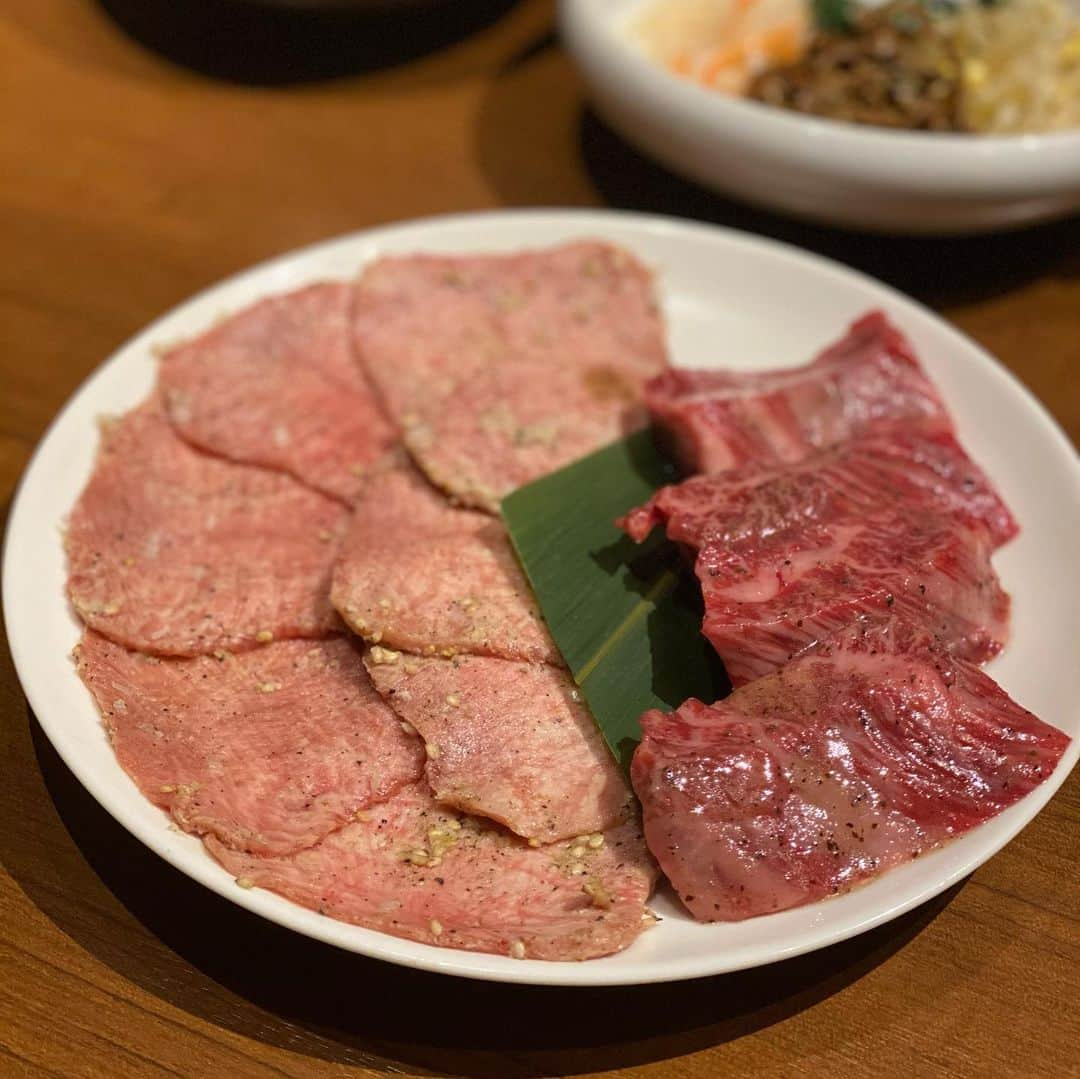 伊藤春香さんのインスタグラム写真 - (伊藤春香Instagram)「誕生日はうしごろへ。 @ushigoro_yakiniku ﻿ ﻿ 家族のお祝いごとは﻿ うしごろを﻿ 予約することが多いです。﻿ ﻿ 表参道店限定の﻿ 牛ヒレ・フォアグラ・﻿ トリュフのロッシーニサンドと﻿ ﻿ 石焼コムタン明太子うどん、﻿ 美味しかった...🙏﻿ ﻿ #誕生日 #うしごろ #焼肉﻿ ﻿」1月24日 9時09分 - ha_chu