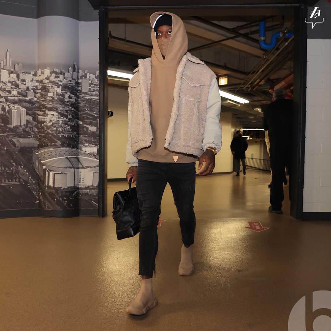 Los Angeles Lakersさんのインスタグラム写真 - (Los Angeles LakersInstagram)「There’s a cold front rolling in 🥶」1月24日 9時34分 - lakers