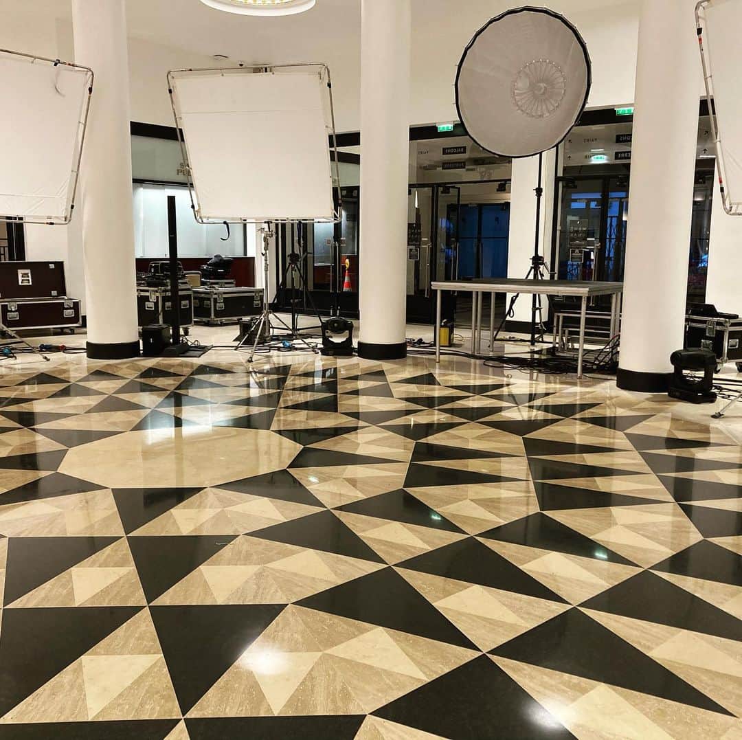アレクシマビーユのインスタグラム：「Coming soon @alexismabille  on set @sallepleyel @square_event_audiovisuel  @cococasting #pariscestmagnifique #paris #showmustgoon #feelgood #comingsoon #26th #january26th #surprise #exciting #thanks #sallepleyel」