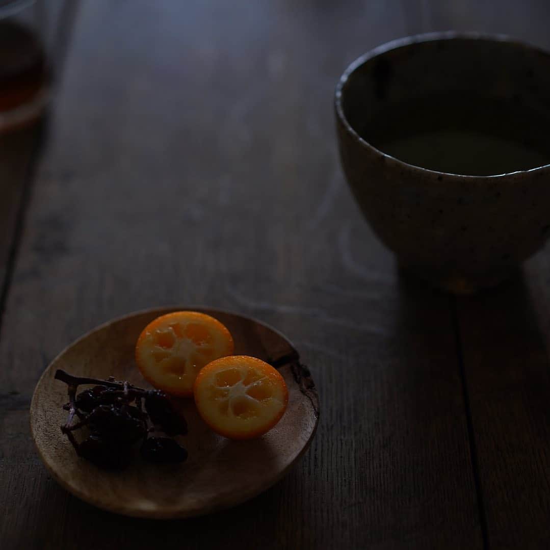 Wakana Babaのインスタグラム：「豆皿はいい。大は小を兼ねる時もあるけど、兼ねない時もある。それぞれのサイズのそれぞれのよさってやつがね✨ 豆皿は有子さん @yukowatanabe520 の店で。」