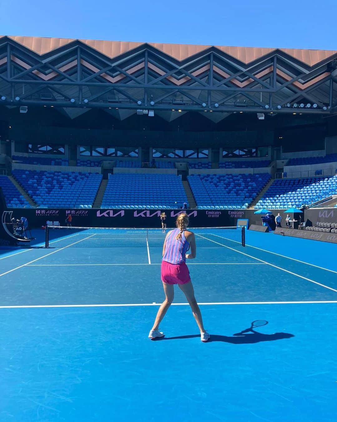 PetraKvitovaのインスタグラム：「Skies to match the court 🙏🇦🇺 #ausopen」