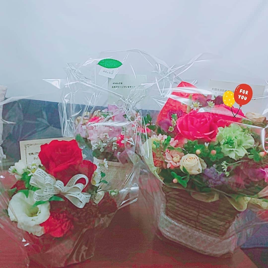 atsukoさんのインスタグラム写真 - (atsukoInstagram)「お誕生日、オンラインディナーショーや、お花にケーキ！  ありがとうございました。」1月24日 10時12分 - angela_atsuko
