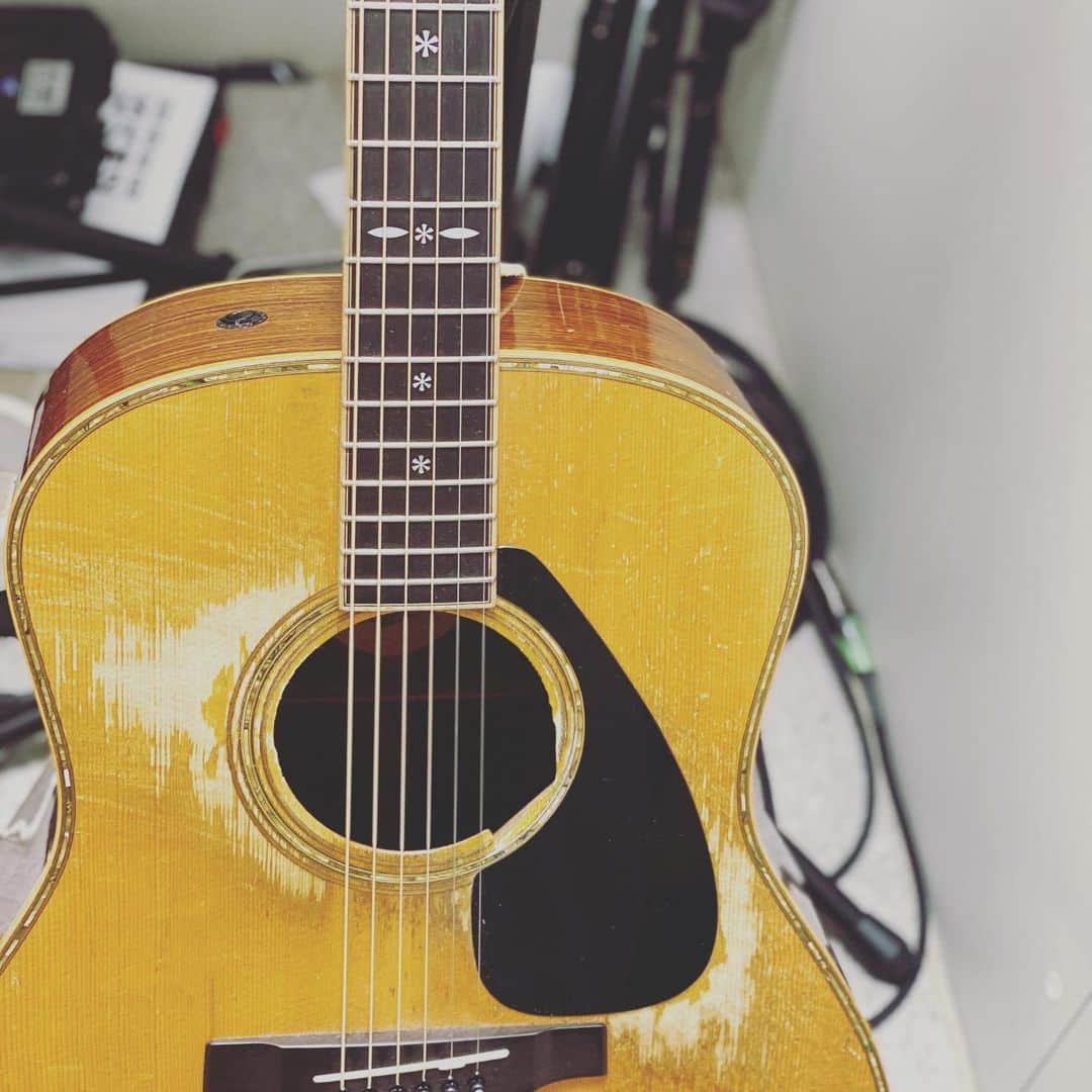 ISEKIのインスタグラム：「おはよう☀  今週土曜日の19:30〜 インスタLive &トーク？ ということで朝の練習なぅ✨  明日からまた1週間はじまりますが、 一つ一つ丁寧にやっていきましょう （自分に言い聞かす）  ではね👋」