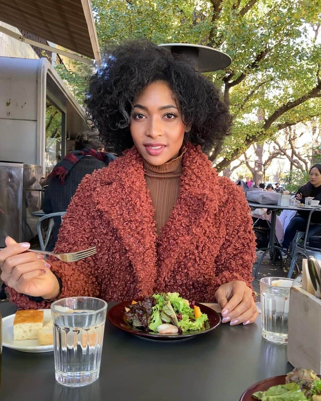 上梨ライムさんのインスタグラム写真 - (上梨ライムInstagram)「✌🏾  Have a nice day🌞  #weekendmood #🌿 . . . . .  #blasian#blasianjapan#blasianbeauty#afrogirl#afrohairstyles#curlyhair#afrohairstyle#curlybeauty#naturallybeauty#nigeriangirl#afromodeljapan#blackgirlmodeljapan #黒人モデル#黒人ハーフ#アフロモデル#黒人ハーフモデル#黒人モデル東京」1月24日 10時37分 - raimu.kaminashi_official