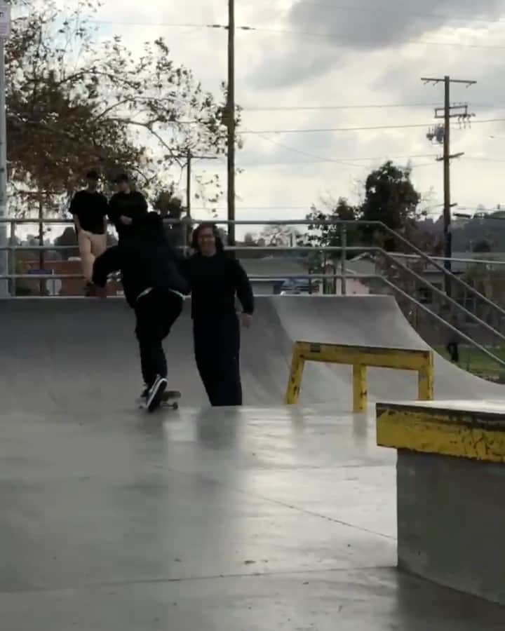 カルロス・リベイロのインスタグラム：「Fun sesh at Chevy with the squad. @frankyvillani #trewilliams @jp_souza   📲 @alexkissinger」