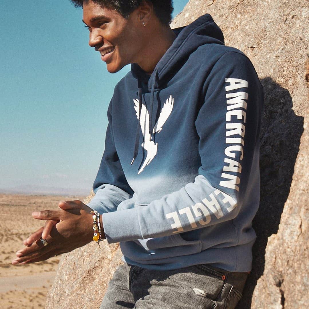 American Eagleのインスタグラム：「Sky’s the limit when you’ve got an outfit as comfy as this...⛅️」