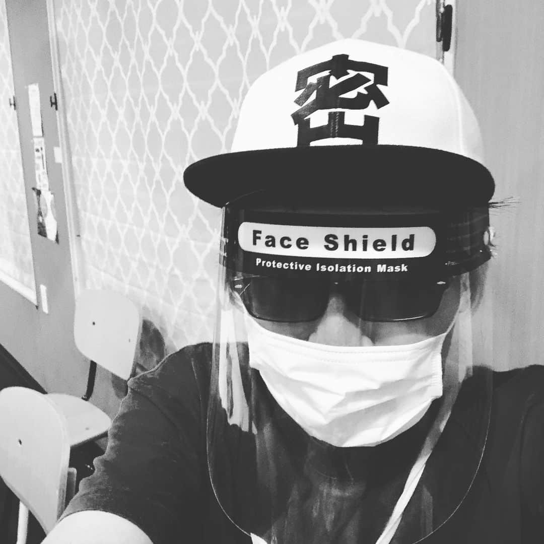 山川のりをのインスタグラム：「ごっつぁんです！度々お騒がせします！本日開催予定だった岡山県津山市のライブ&ギャラリー地味庵のギターパンダライブも大事をとって延期にします。見にきてくれる予定だった方、ライブに穴をあけてすみません！また、ライブ予定を組み直してお知らせします。その時はよろしくお願い申し上げます！ごっつぁんです！」