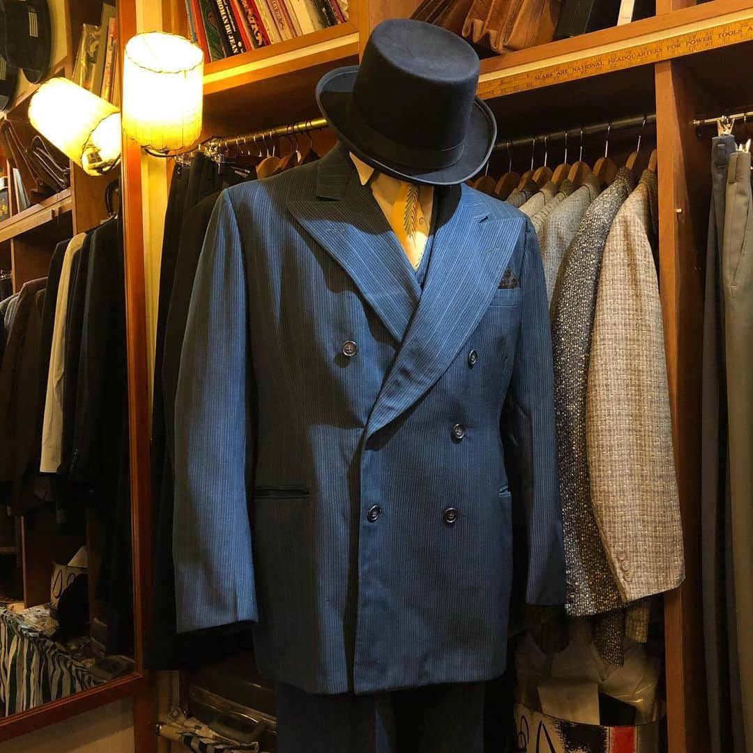 NUTTY Vintage&Collectibleのインスタグラム：「💐Formal Fair 2021💐   NEW ARRIVAL  ☑︎vtg 40's double suits (3pieces)  雨模様な日曜日☔︎ 本日も11:00-20:00でOPEN！  引き続き店内では換気、消毒、マスク着用など 感染予防対策に努めております。 ご理解とご協力をお願いいたします＊  ご無理のないよう、お立ち寄り下さいね🌹  ONLINE STOREおよびその他通販では ¥10000以上お買い上げで送料無料！ ご自宅でのショッピングにご活用下さい♡  ---------------------------------------------------- 💐Formal Fair 2021💐1/18(mon)~ ☑︎ヴィンテージジュエリーALL10%OFF  🚌送料無料🚌1/15(fri)~ ☑︎VINTAGE ONLINE STORE ¥10000以上 ☑︎SELECT BOUTIQUE ONLINE STORE ¥5000以上 お買い上げで全国一律送料無料！ （※ONLINE STORE/その他通販全て対象） ----------------------------------------------------」