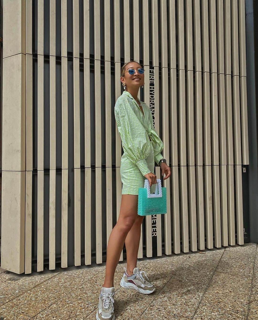 アリスマッコールのインスタグラム：「Alice girl @helenchikx wears the Her Story Mini 🕊 #aliceMcCALL」