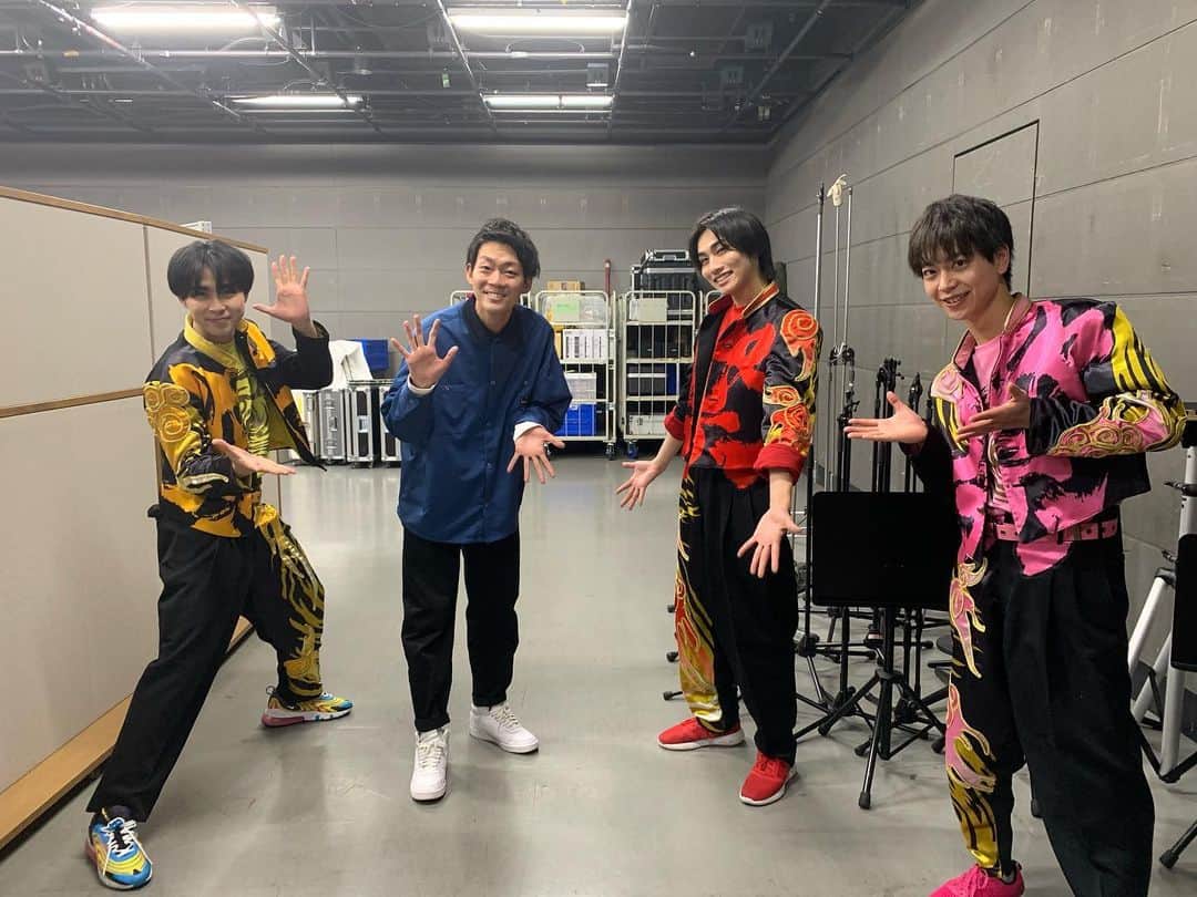 皆川勇気のインスタグラム：「先日、MBSラジオ「めっちゃ！祭nine.」の収録に参加させて頂きました😌  アタック25でトップ賞の神田陸人くんとクイズ対決しました！！  1月31日23:30からのオンエアです！📻」