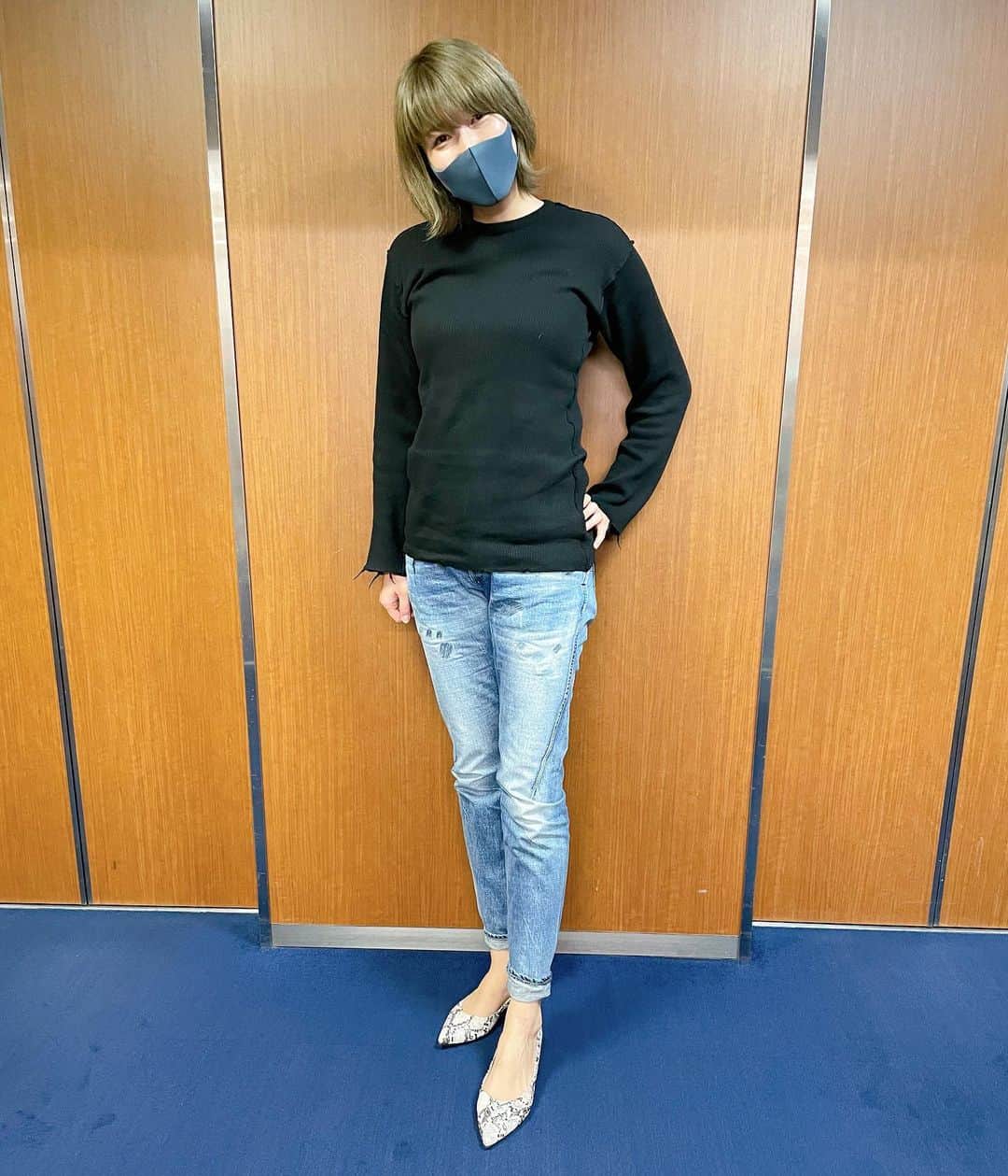 狩野舞子さんのインスタグラム写真 - (狩野舞子Instagram)「・ 元バスケットボール日本代表 中川聴乃さんがプロデュースされている @jb.akino.shoes が誕生しましたー🎉 ・ なんとサイズ展開が26.0cm〜28.5cm😳！！ まず自分のサイズがある事が嬉しいし、デザインがすっごく可愛い🥰（他のカラー、デザインもあります） パンプスって少し足と合わないだけで靴擦れして履くのが本当に嫌になるけど 履かせてもらった感じ、とても柔らかくて足にフィットしました✨ ・ お仕事でパンプスはどうしても必須になってくるので、これから重宝させていただきたいと思います💕 聴乃さん素敵すぎます😭🙏 ・ #jb_akino_makuake  #バスケットボール #中川聴乃 さん」1月24日 13時01分 - kanochan715