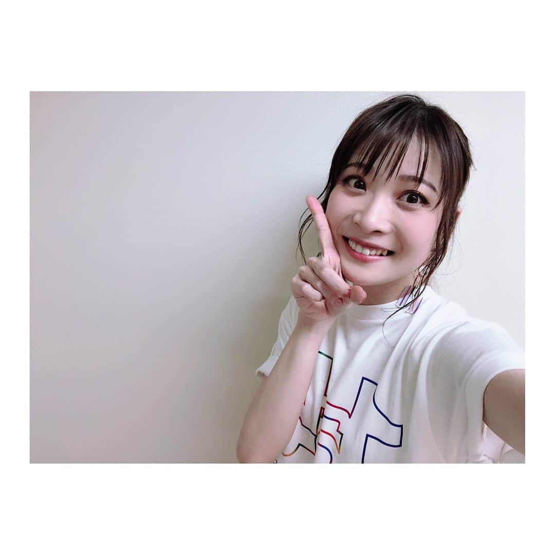 May’nさんのインスタグラム写真 - (May’nInstagram)「May'n 15th Anniversary Monthly Concert「1 to 5 -POP-」  ありがとうございました！ 15周年YEARラストスパートは毎月ライ部！  各テーマを設けて、セットリストも変えてお届けしますっ！  1月はPOP💗 POP＝FUN。ということで笑顔変顔満載でおとどけしました。(?) コメントもこれはPOPなのか？と燃えてましたね。笑 弾けるPOPーー！！  オンライン開催ということで、What 'boutとかバースデイ！とか、ナンバーワン！とか。みんなの声の分まで歌ってる自分がいたからいつも以上に声出した気がする。いかにいつもみんなに助けられているか！笑  こちら、アーカイブはまだまだ楽しんでいただけます！ 今からのチケット購入もできるのでぜひよろしくお願いします🎫💞  次は、2/23のDANCEですっ。  毎月ライ部できるのしあわせー！  持ち曲はとうに100曲を超え、なかなか歌えなくなってしまってきた曲たちも久々に歌えそうな今回のマンスリーコンサート。  この後、DANCE、ROCK、ACOUSTIC、MUSICと続きます。  MUSICは、まとめ！ このときにはみんなに実際に会ってライ部できるように願い、祈り、我慢し、努力していく！！！！！  #mayn #Mayn1to5 #pink #髪が伸びたよーん #おきたらのびとった #こわ」1月24日 13時10分 - mayn1021