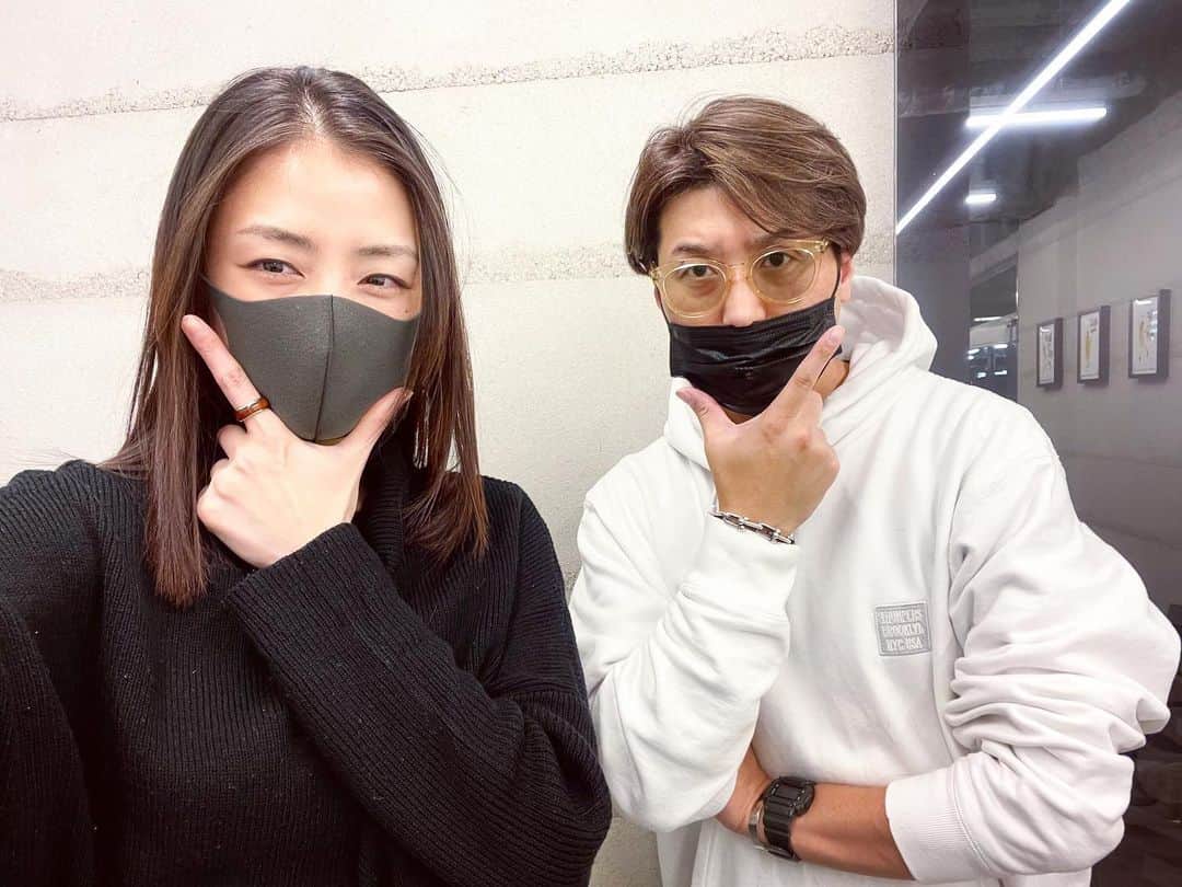 のインスタグラム：「めちゃくちゃ最高のサロン FONS' 堀川さん いつもありがとうございます🤍✂︎  #fons #堀川智明　 #髪質改善トリートメント  #髪質改善おじさん　🤣 #青山　 #表参道　 #moemikatayama」