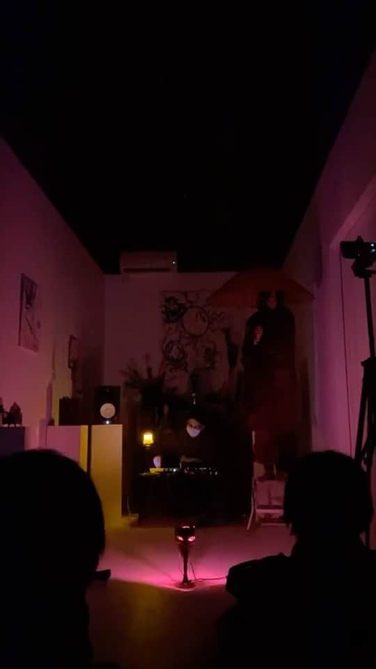 小林竜輔のインスタグラム：「One man show I wrote and performed at @seitakobayashi exhibition opening night last month with improvisational music by dear friend @charlton_101   先月 @seitakobayashi のオープニングにて発表した自作自演の舞台。ミュージックby @charlton_101  Filmed by @_purpleheartxx」