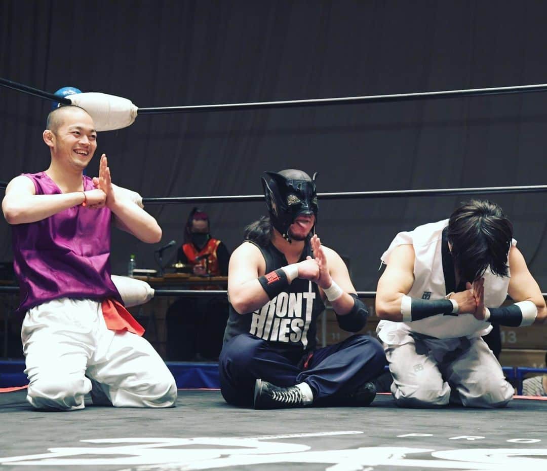 福田洋のインスタグラム：「後楽園大会。 #はじめの一歩 を(いまさら)読み始めたせいで、後楽園ホールがより特別な場所に感じられました。 あらゆる条件を経て、こうして試合をさせてもらえることが奇跡。奇跡と奇跡のミルフィーユ状態🍰✨  #basara_pw #prowrestling  #奇跡」