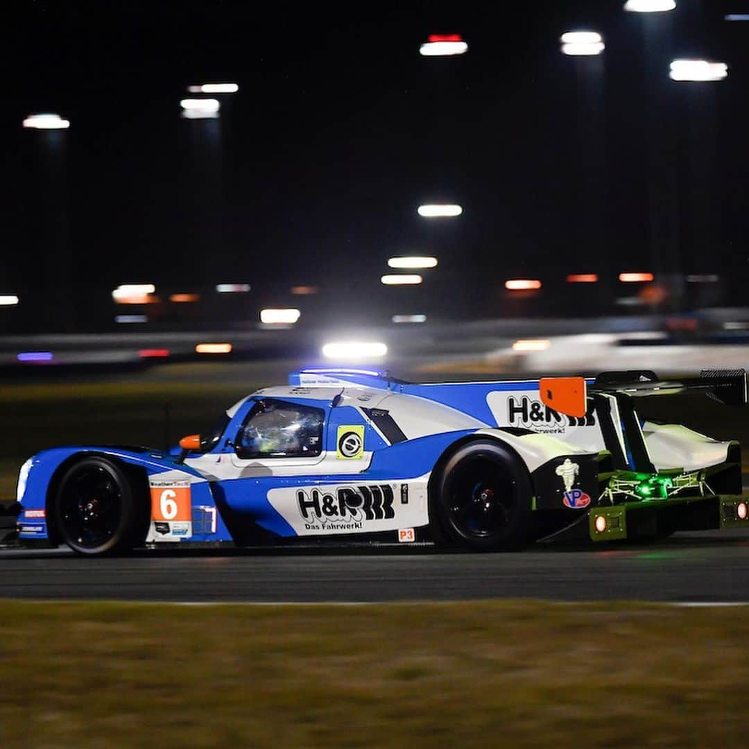 ミシュランさんのインスタグラム写真 - (ミシュランInstagram)「Magic by night. And Michelin Man win glory by day. That’s your Saturday at Daytona.   Let’s race the #MotulPole Award 100 tomorrow, shall we?   #IMSA #ROAR24 #IMSAPC」1月24日 13時45分 - michelinusa