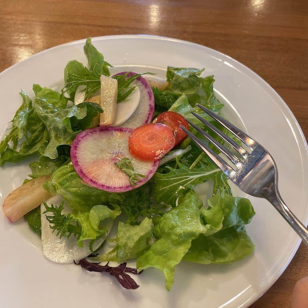 たまたまこさんのインスタグラム写真 - (たまたまこInstagram)「アサリとルッコラとキノコのオイルパスタ🍝 野菜も地元の野菜を使っているみたい〜😍」1月24日 13時50分 - tamarikomari