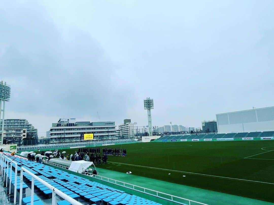 寺川俊平さんのインスタグラム写真 - (寺川俊平Instagram)「* 「寒いけど熱い」  サッカーの醍醐味みたいなのが 全部詰まってたような気がする。  一個のボールを２２人で蹴り合うだけなのに こんなにも色んな感情が渦巻くなんて。  はぁ…  なんて素敵なんだ！！！！！  #ararimaenicup #決勝 #東海大学 #法政大学 #ありがとう」1月24日 14時02分 - shumpei_terakawa