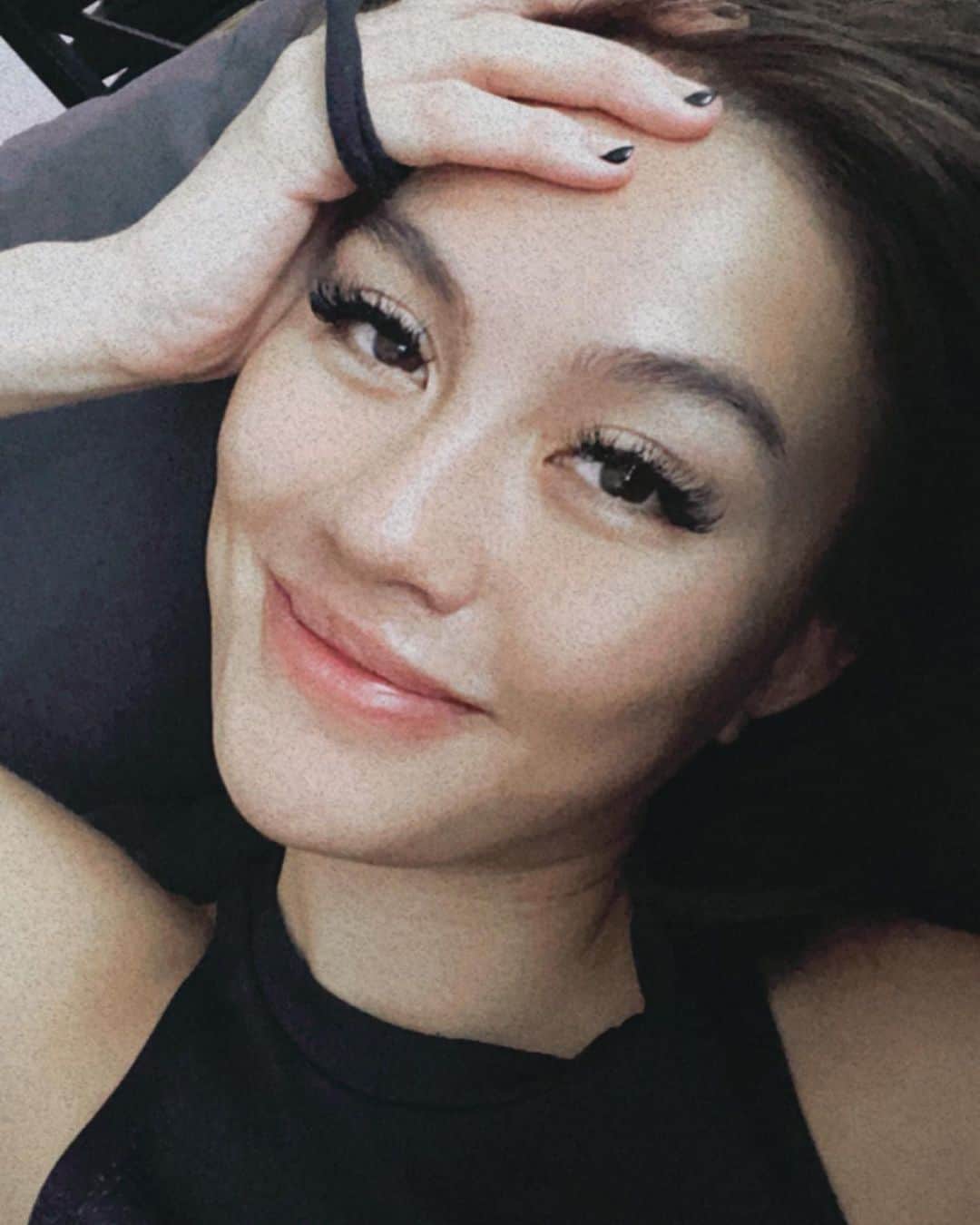 アグネス・モニカのインスタグラム：「You... yes you. I love the way you make me smile like no one can 🤍  #AGNEZMO」