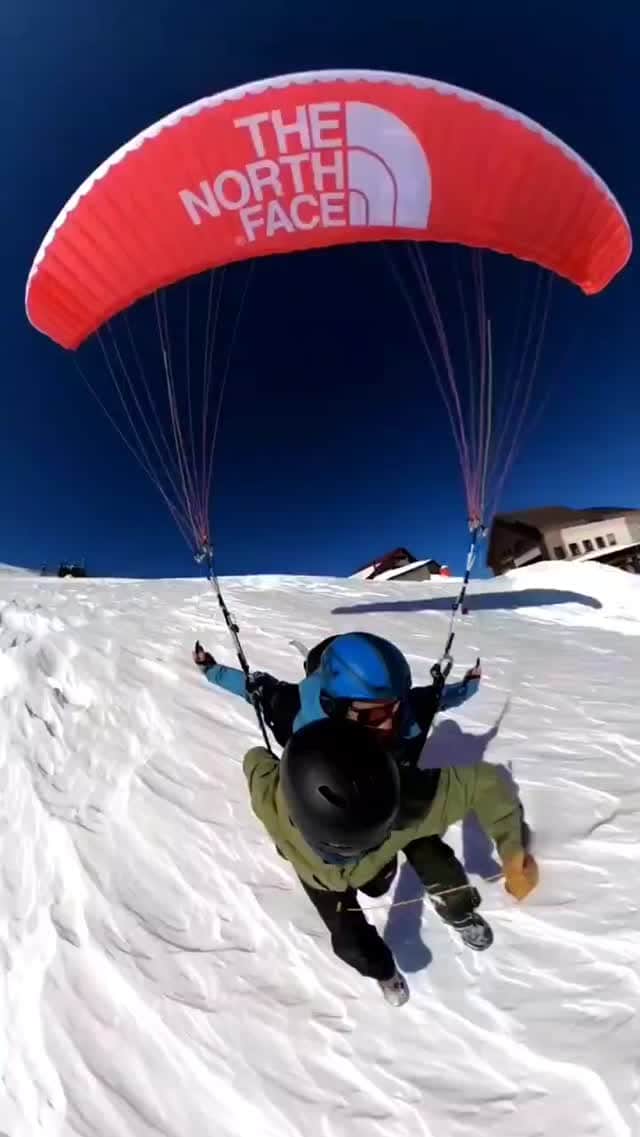 のインスタグラム：「#paraglider #paragliding #paraglidingworld #hikeandfly #fly #adventure #flying #travel #mountain #snow #ski #skiing #alpine #running #trailrunning #thenorthface #k2skis #sweetprotection #hakubavalley #hakuba #backcountry #japow #parapente #ズットン #パラグライダー #登山 #山岳ガイド」