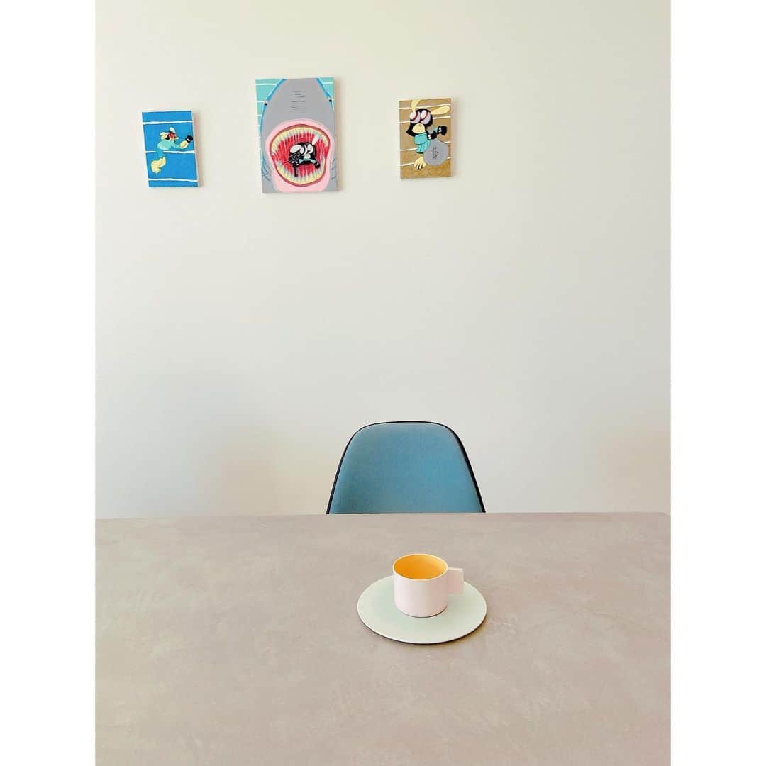 森下紀子さんのインスタグラム写真 - (森下紀子Instagram)「. 私をイメージしてくれたという アート作品のようなカップ&ソーサー☕️  お家のインテリアにもピッタリ！  @yunahigashi  ゆうなちゃん 素敵なプレゼントありがとう❦」1月24日 14時30分 - noriko_morishita_