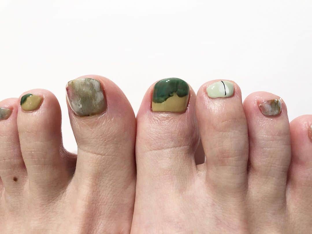 関根祥子のインスタグラム：「2021年も緑推しは変わらないよ💚  #mojonail #nails」