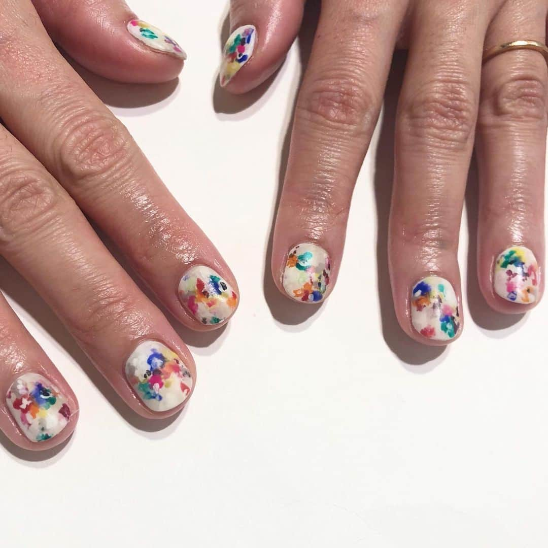 関根祥子さんのインスタグラム写真 - (関根祥子Instagram)「🤍☁️💞❤️🌷🍊😈🧚🏻🧢🐸🐣  カラフルお花  #mojonail #nails」1月24日 14時35分 - mojonail_shokosekine