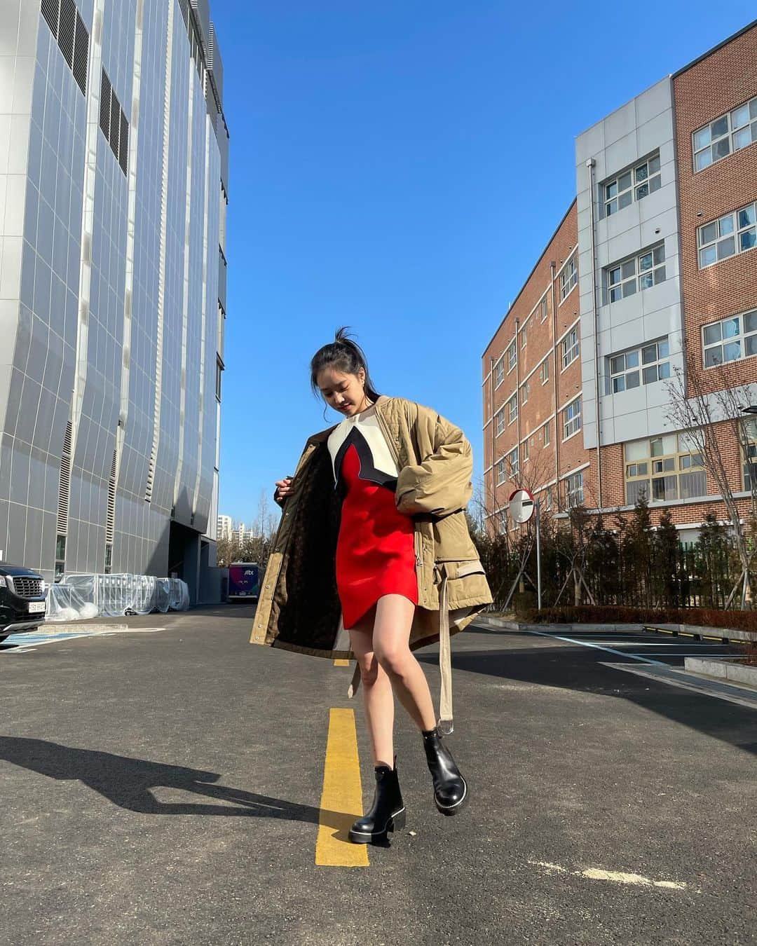 ソン・ナウンさんのインスタグラム写真 - (ソン・ナウンInstagram)「@louisvuitton #광고」1月24日 14時39分 - marcellasne_