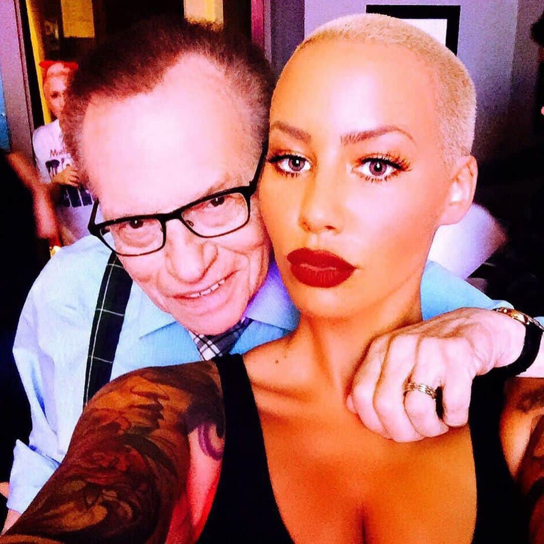 アンバー・ローズのインスタグラム：「RIP @larrykingnow you will be missed 😥Funny, Smart and you even let a South Philly chick like me host ur show. You were a real one. Blessings to you and ur Family 🙏🏽❤️🌹」