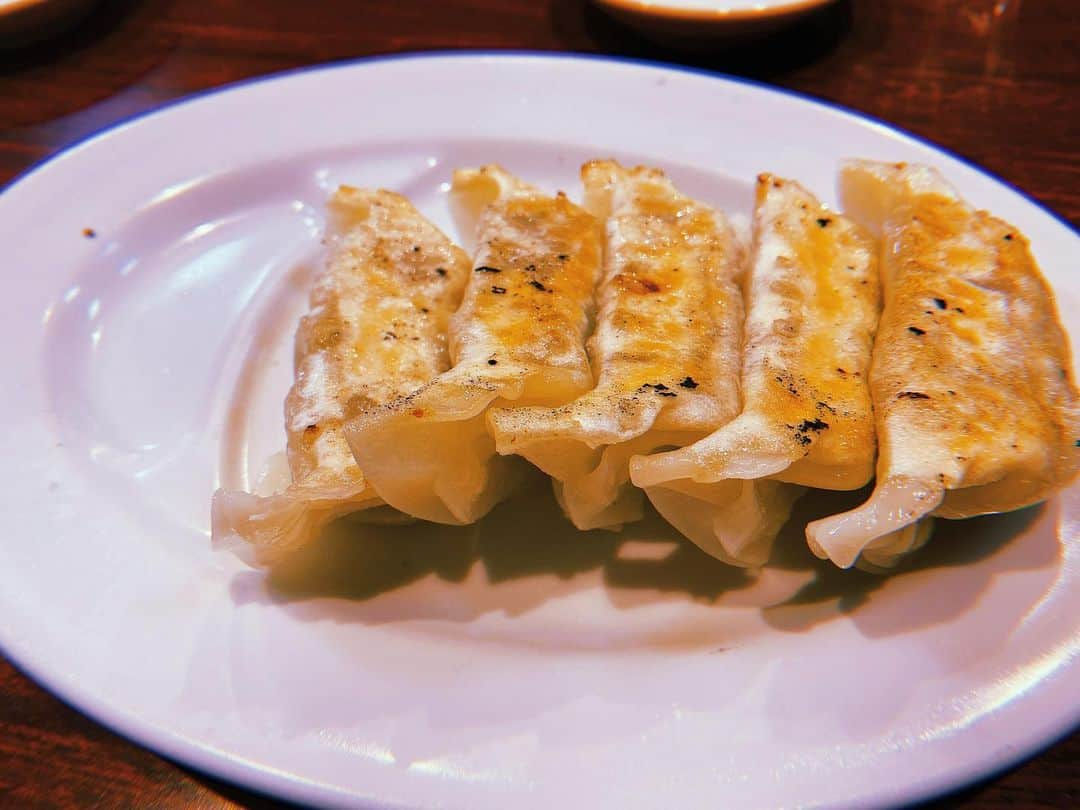 泉あいりさんのインスタグラム写真 - (泉あいりInstagram)「﻿ ﻿ 遠征で食べた支那そば🥢﻿ あっさりで細麺だから、するする進んだ✌️﻿ ﻿ おいしかった～～🍽﻿ ﻿ ﻿ ﻿ #中華そば #支那そば #麺活 #細麺 #麺スタグラム #福島グルメ #郡山グルメ #餃子 #グルメスタグラム #グルメ女子 #ラーメン女子 #ラーメン #拉麺 #ramen #ramennoodles #ramenstagram」1月24日 15時29分 - __ochiairi__