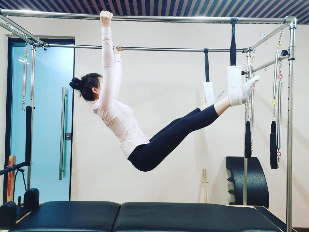 ジャン・ジェナリンのインスタグラム：「🤍Workout   #exercise #pilates #dailyquotes」