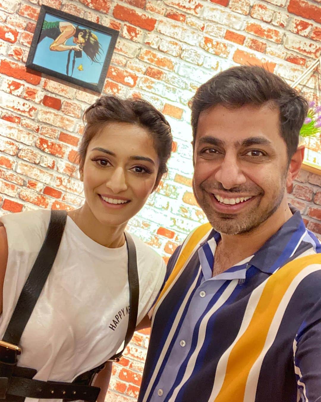 Praveen Bhatさんのインスタグラム写真 - (Praveen BhatInstagram)「Shooting with star ❤️ @iam_ejf . How many of you are her fans here ❤️✨ . . #praveenbhat #ericafernandes #ericafernandez #celebrityphotographer #indianphotographers #ericafernandes_heartbeat #indianinfluencer #indianinfluencers #celebrityphotographer #ejf #ejfians #ejfian #sundayselfie」1月24日 15時35分 - praveenbhat