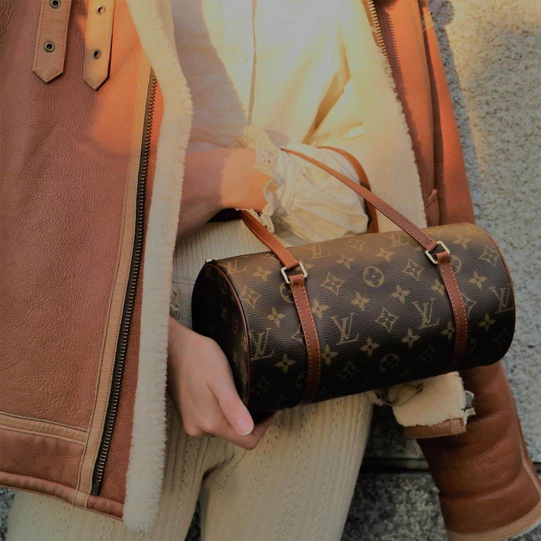 Vintage Brand Boutique AMOREさんのインスタグラム写真 - (Vintage Brand Boutique AMOREInstagram)「Louis Vuitton Papillon 30.  DM to us Order🛒  ✈️Free Shipping Worldwide 📩DM for more info and pricing  ➡️info@amorevintagetokyo.com  #louisvuitton #lv #vintagelv」1月24日 15時42分 - amore_tokyo