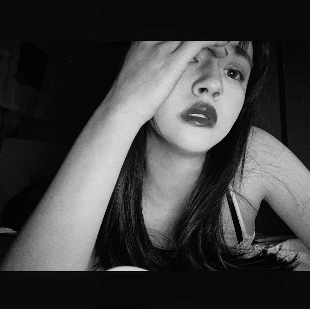 のインスタグラム：「・ ・ グラビアcontest最終日👀💭 ・ #ナタリア聖奈 #ljk #モノクロ写真 #グラビア #エモい写真」
