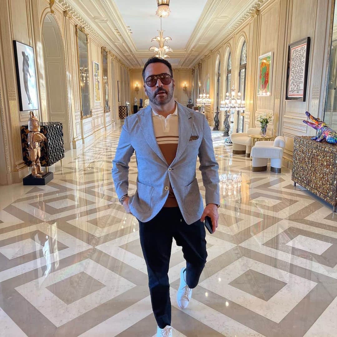 のインスタグラム：「Leaving Palm Beach like ... What an honor to make people laugh at a time like this . Thanks @pbimprov」