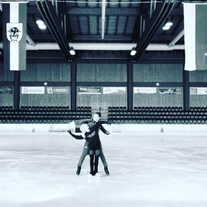 アリオナ・サフチェンコのインスタグラム：「♥️ ♾ ♥️  Sunday feeling nostalgic  remember Olympic Gold Program ☺️ #olympics2018 #figureskating #ice #chiquesport」